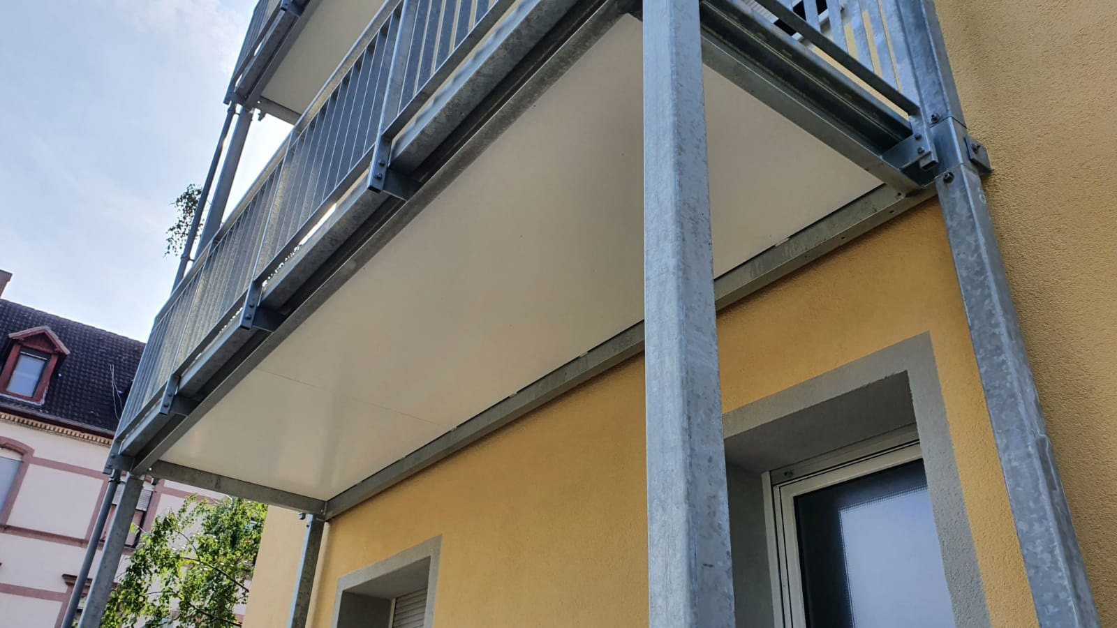 Vorstellbalkone