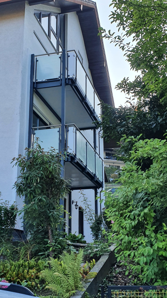 Vorstellbalkone